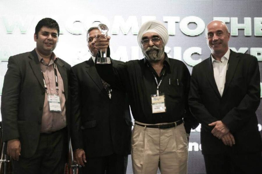 BEST STAGING COMPANY ( 2013 ) ’ at the PALM EXPO AWARDS held in Mumbai.